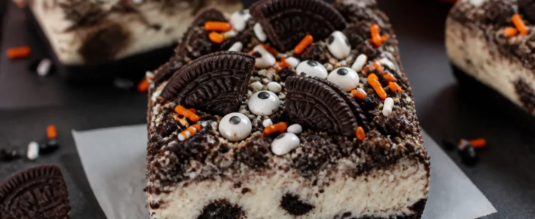 Halloween Oreo Cheesecake Bars – Creamy, Festive, and Crowd-Pleasing
